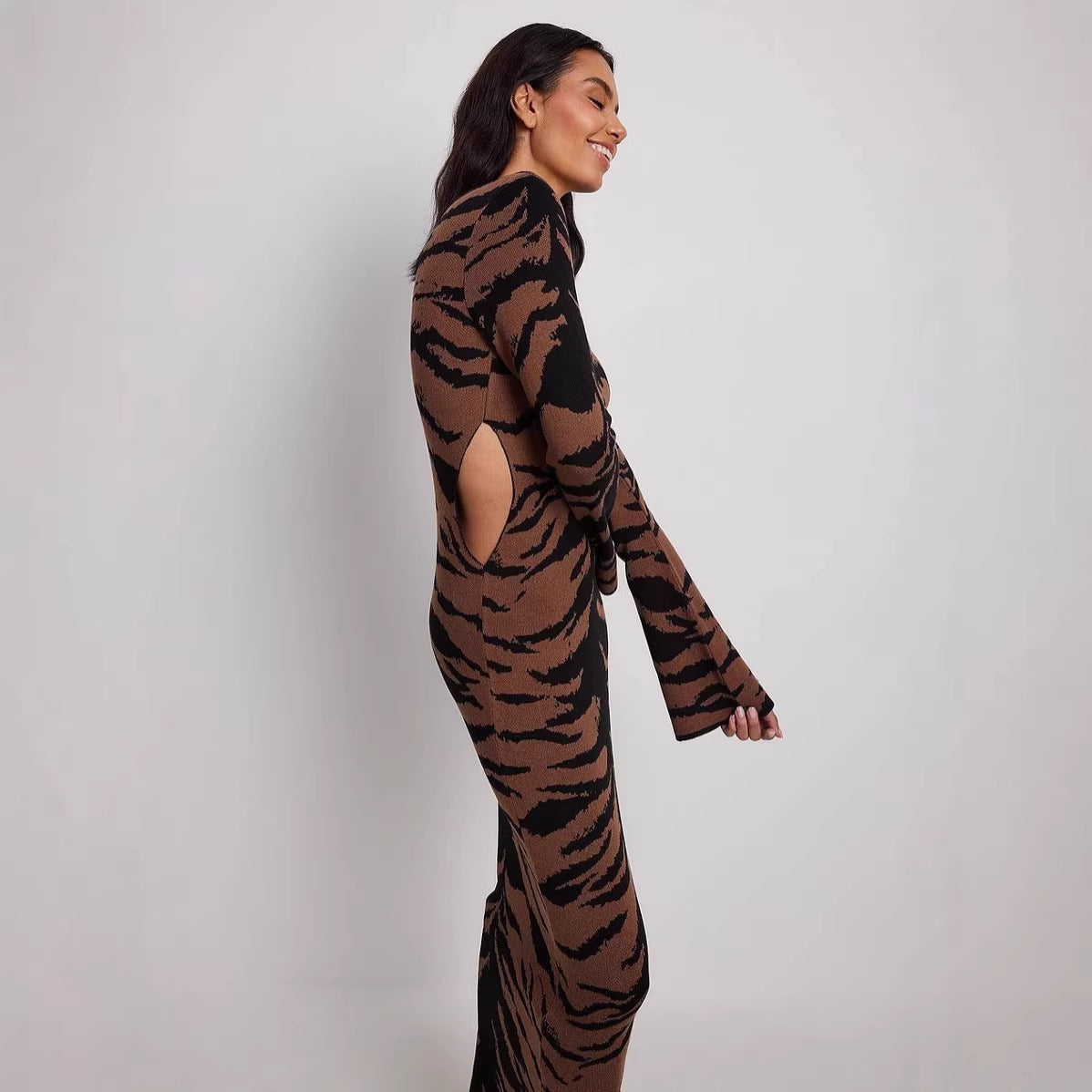Slim-fit Slightly Flared Sleeve Waist-cinching Dress